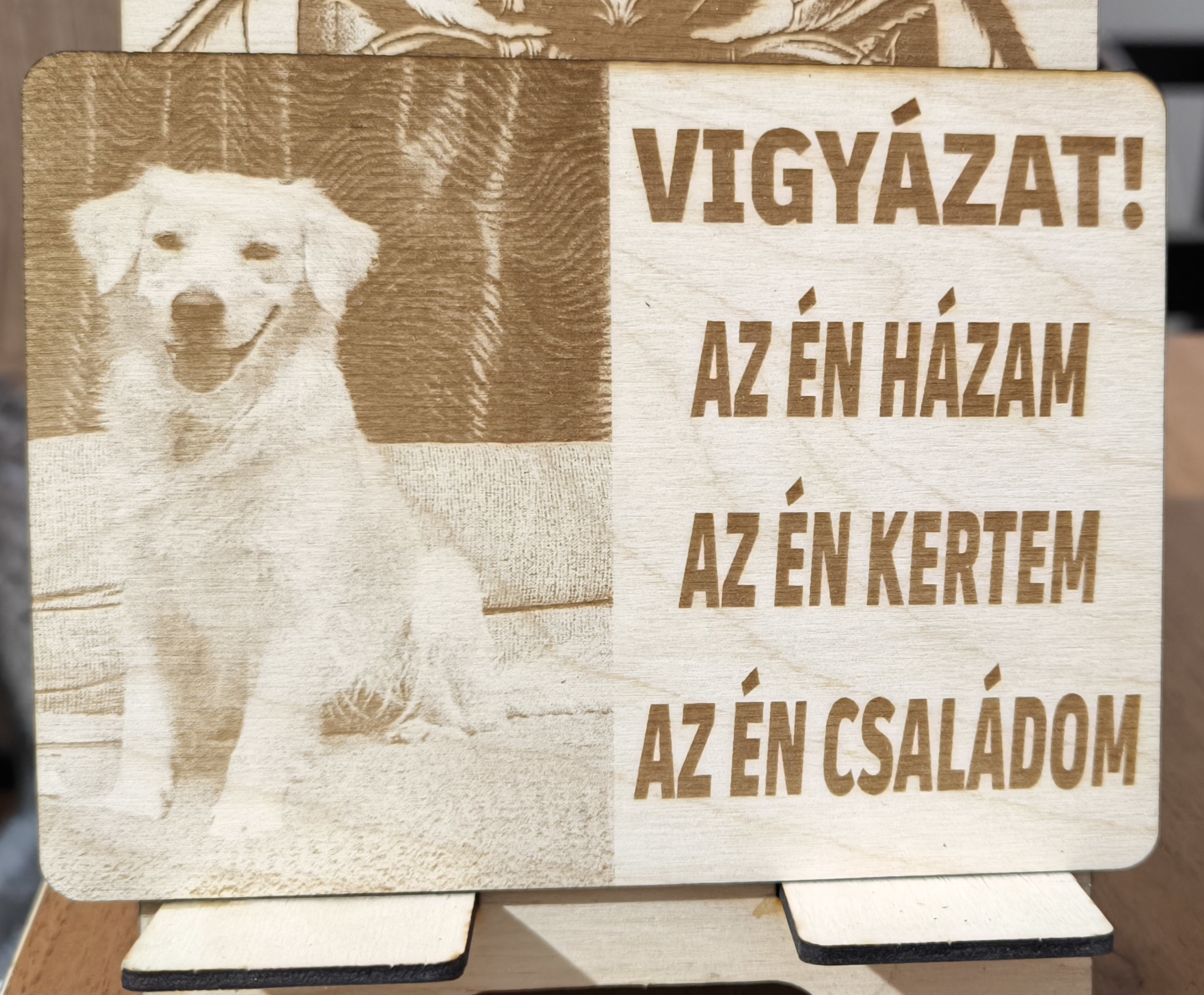 Kiskedvenc tábla