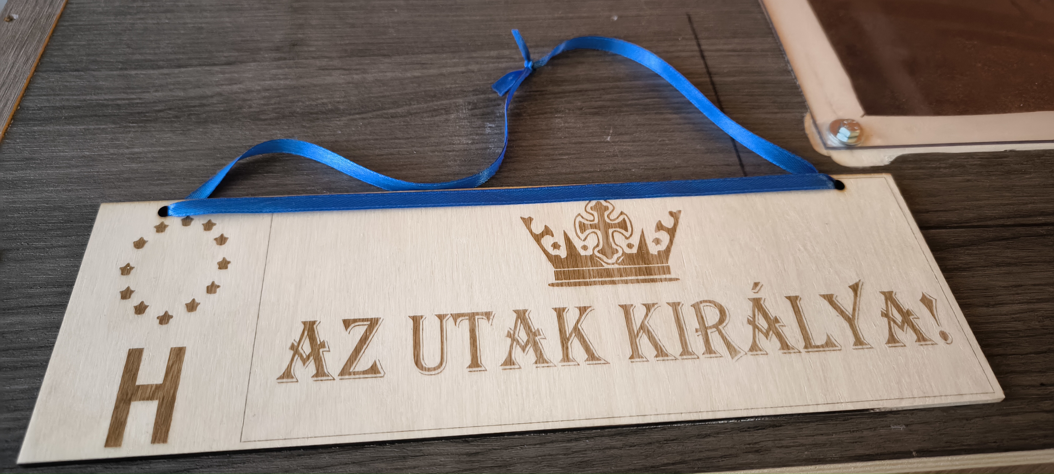 Egyedi rendszámtábla